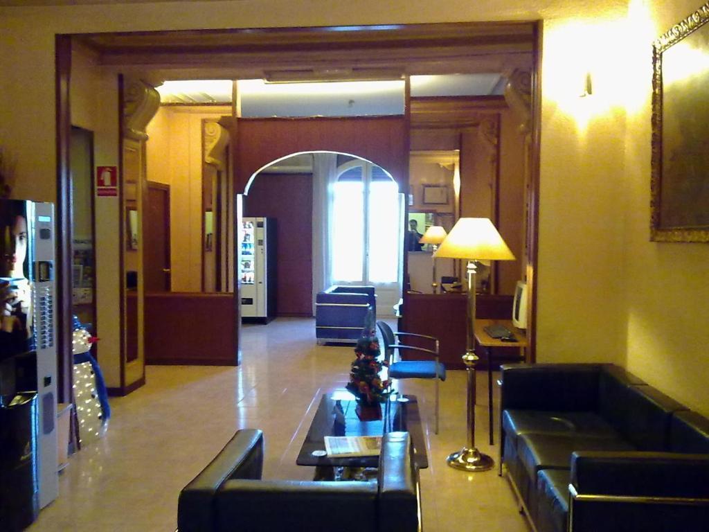 ברצלונה Hotel Toledano Ramblas מראה חיצוני תמונה